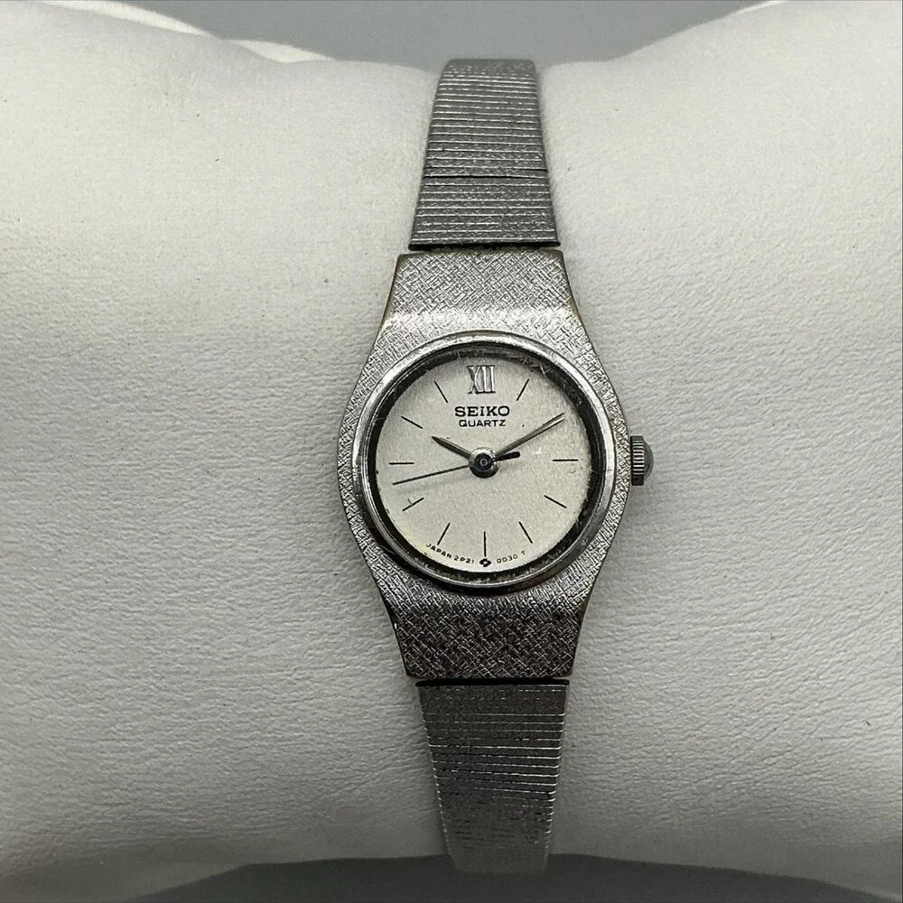 Vintage Seiko Womens Watch 18mm Silver Tone 2P21-0A79 New Battery 6.75